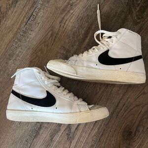 Nike Blazer women’s size 8